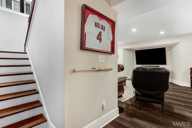 320 Bogey Lane, Kirkwood, MO 63122