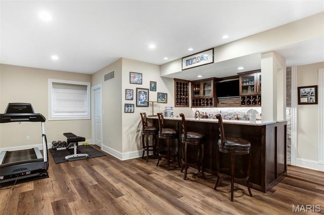 320 Bogey Lane, Kirkwood, MO 63122