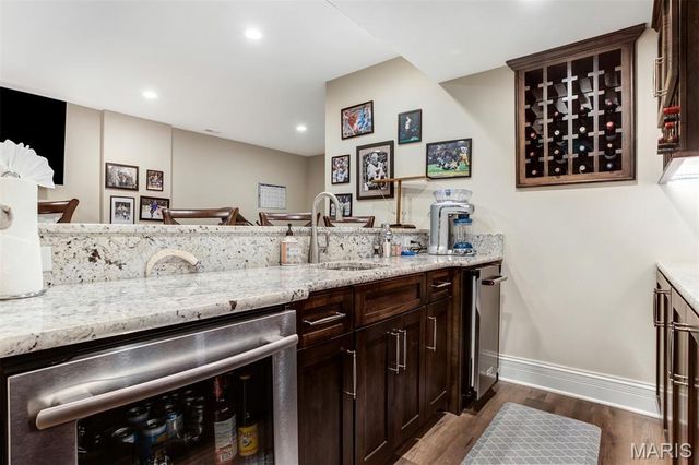 320 Bogey Lane, Kirkwood, MO 63122