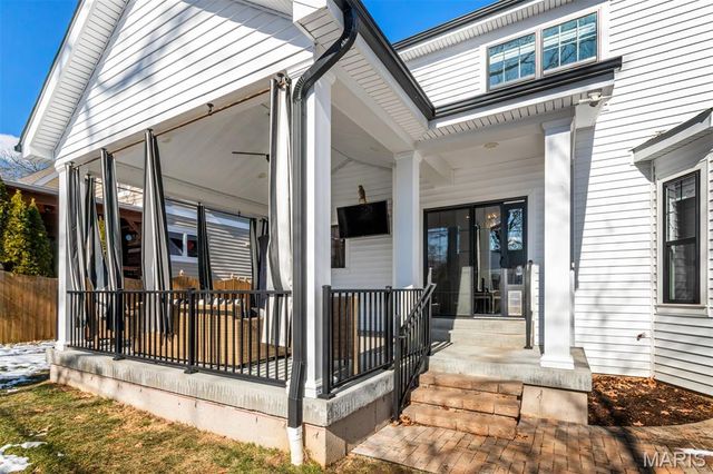 320 Bogey Lane, Kirkwood, MO 63122