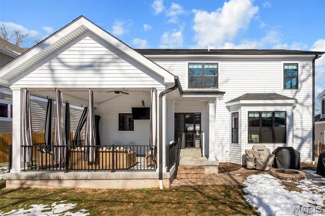 320 Bogey Lane, Kirkwood, MO 63122