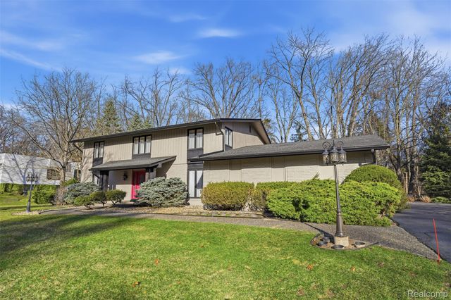 32322 Scenic Lane, Franklin Village, MI 48025