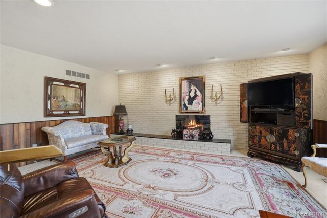 32322 Scenic Lane, Franklin Village, MI 48025