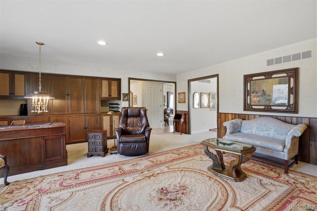 32322 Scenic Lane, Franklin Village, MI 48025