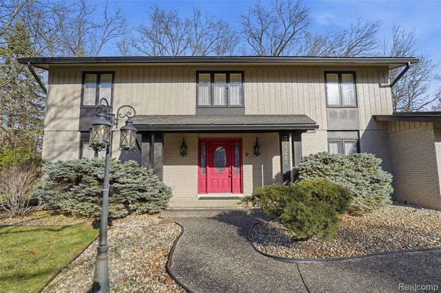32322 Scenic Lane, Franklin Village, MI 48025