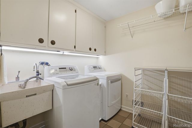 32322 Scenic Lane, Franklin Village, MI 48025