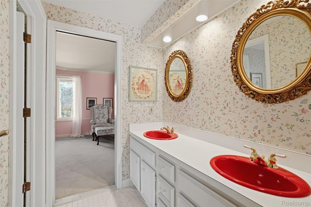 32322 Scenic Lane, Franklin Village, MI 48025