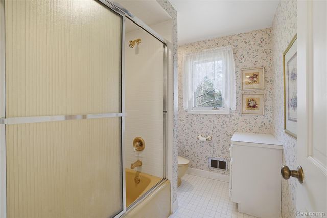 32322 Scenic Lane, Franklin Village, MI 48025