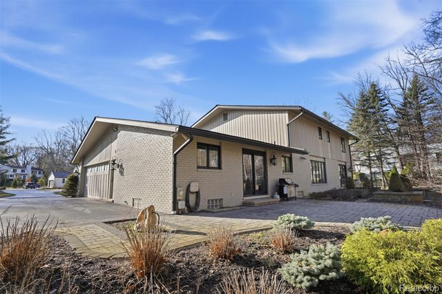 32322 Scenic Lane, Franklin Village, MI 48025