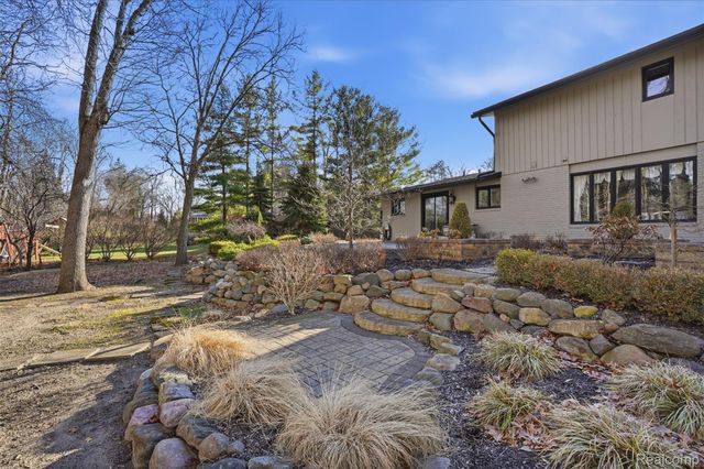 32322 Scenic Lane, Franklin Village, MI 48025