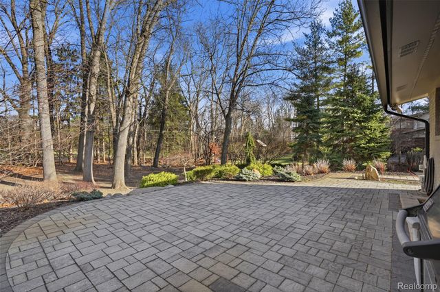 32322 Scenic Lane, Franklin Village, MI 48025