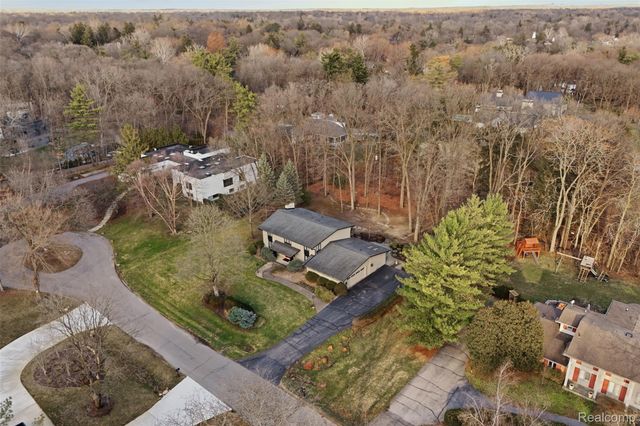 32322 Scenic Lane, Franklin Village, MI 48025