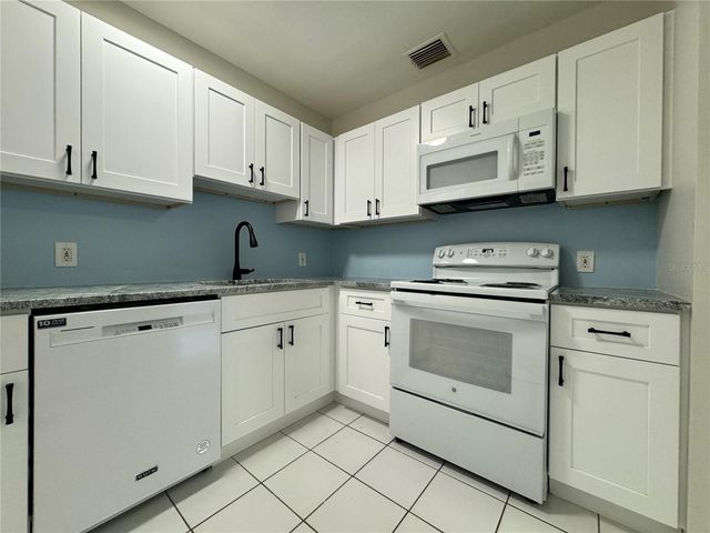260 20TH AVENUE S, St Petersburg, FL 33705