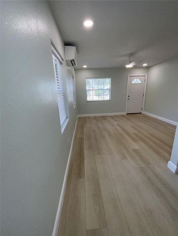 260 20TH AVENUE S, St Petersburg, FL 33705