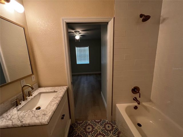 260 20TH AVENUE S, St Petersburg, FL 33705