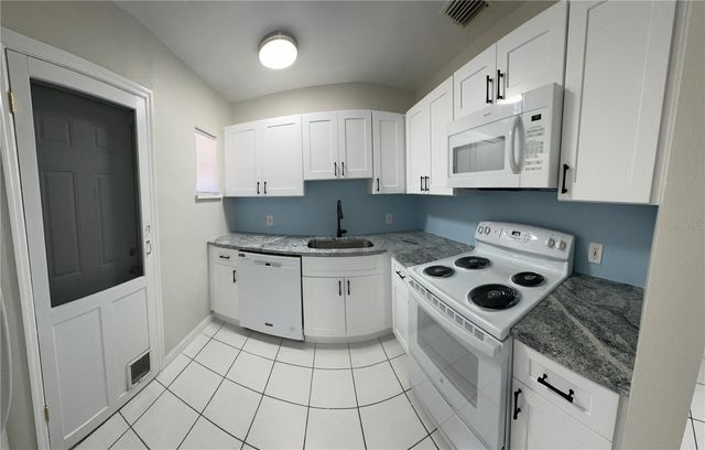 260 20TH AVENUE S, St Petersburg, FL 33705