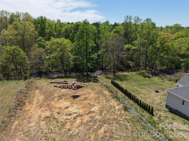 16 Creston Circle 16, Charlotte, NC 28214