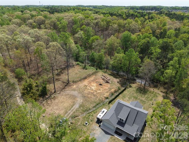 16 Creston Circle 16, Charlotte, NC 28214