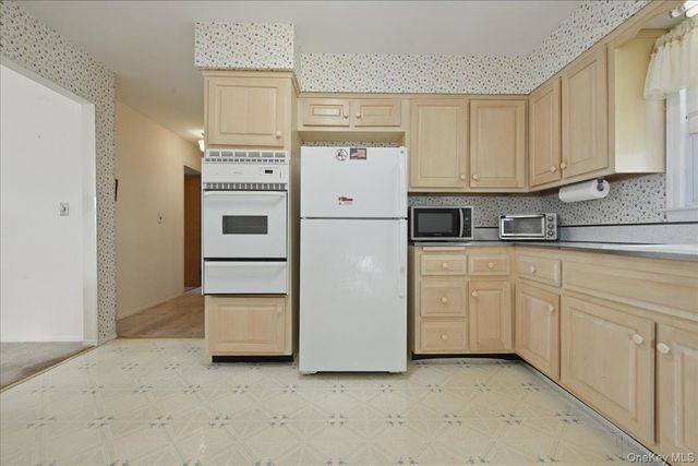 6 Brokaw Avenue, Floral Park, NY 11001