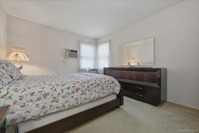 6 Brokaw Avenue, Floral Park, NY 11001