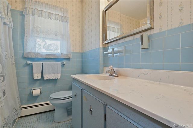 6 Brokaw Avenue, Floral Park, NY 11001