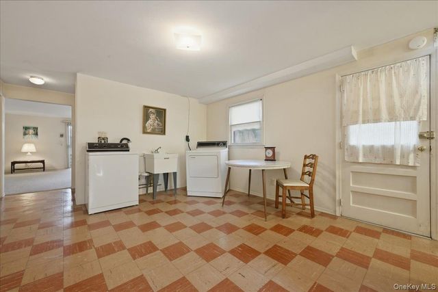 6 Brokaw Avenue, Floral Park, NY 11001