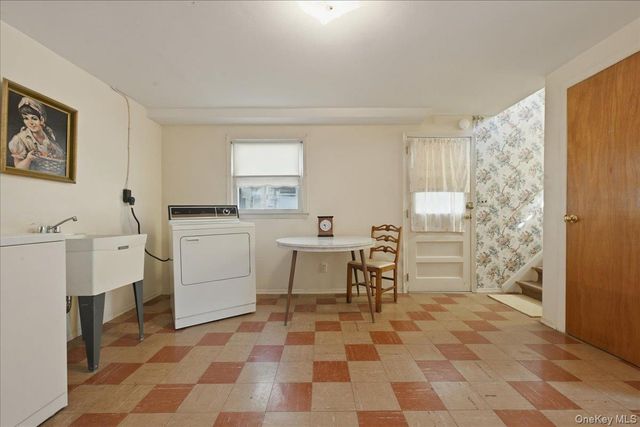 6 Brokaw Avenue, Floral Park, NY 11001