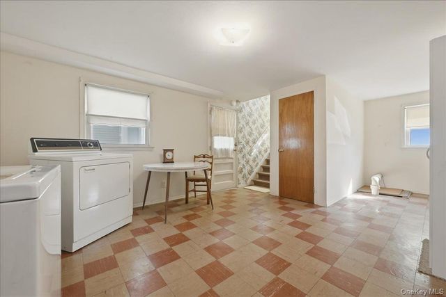 6 Brokaw Avenue, Floral Park, NY 11001