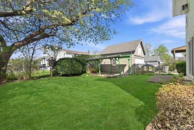 6 Brokaw Avenue, Floral Park, NY 11001