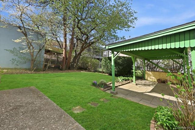 6 Brokaw Avenue, Floral Park, NY 11001