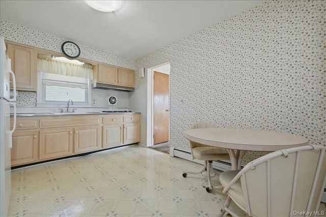 6 Brokaw Avenue, Floral Park, NY 11001