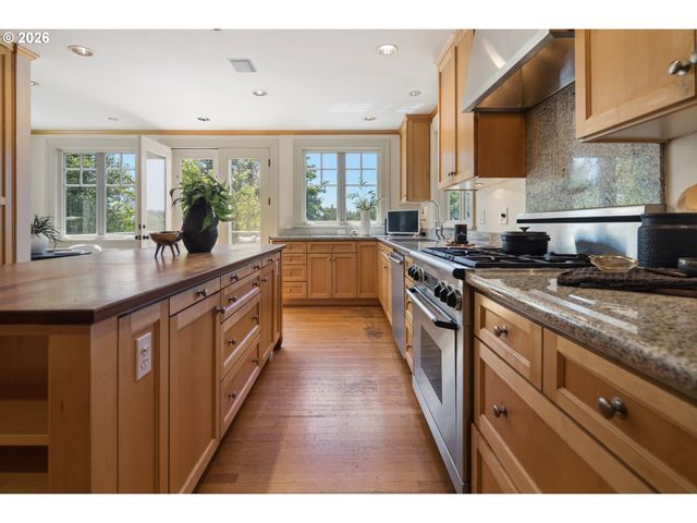 11605 S ELYSIUM Pl, Portland, OR 97219