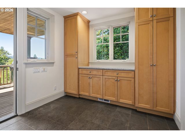 11605 S ELYSIUM Pl, Portland, OR 97219