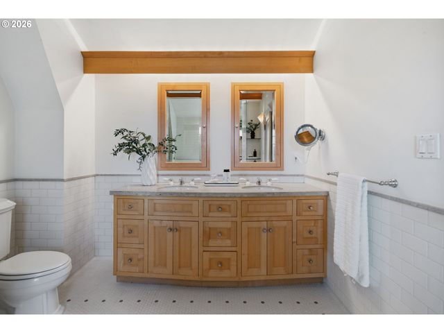 11605 S ELYSIUM Pl, Portland, OR 97219