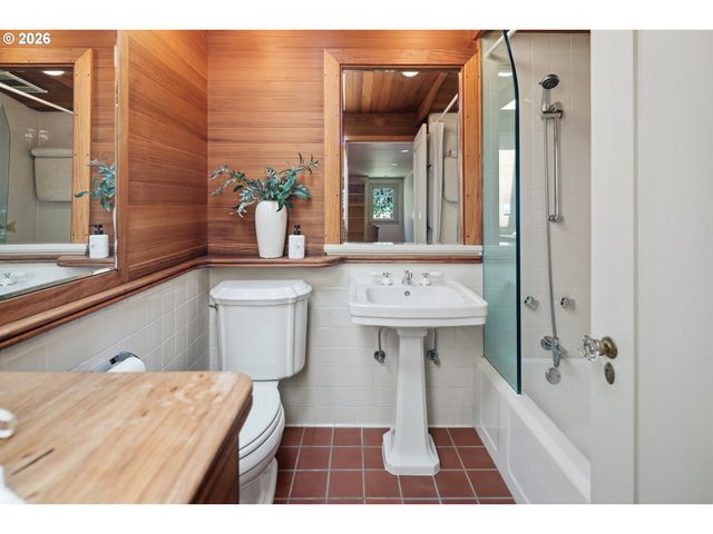 11605 S ELYSIUM Pl, Portland, OR 97219