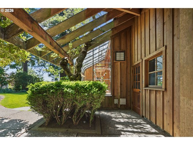 11605 S ELYSIUM Pl, Portland, OR 97219