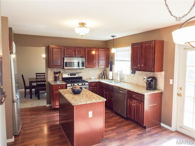 4 Green Circle Court, St Peters, MO 63376