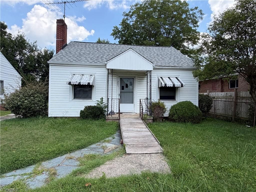 207 Woodbury Street, High Point, NC 27260