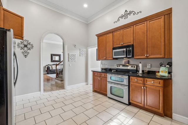 3841 Stevens Ln, Nashville, TN 37218
