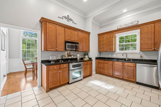 3841 Stevens Ln, Nashville, TN 37218