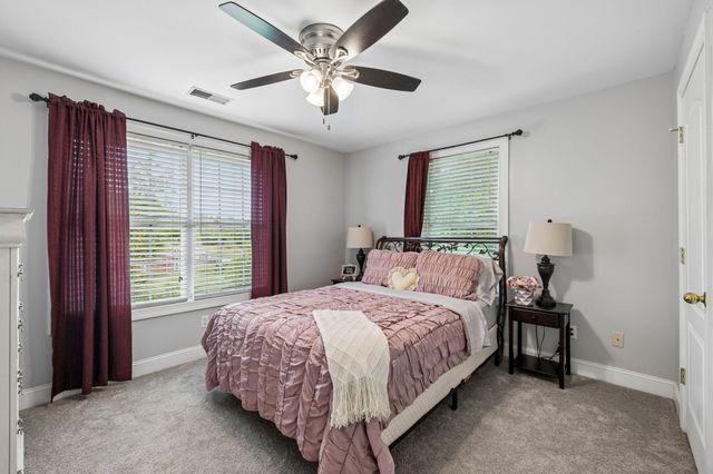 3841 Stevens Ln, Nashville, TN 37218