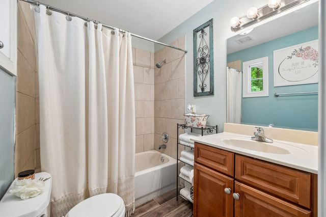 3841 Stevens Ln, Nashville, TN 37218