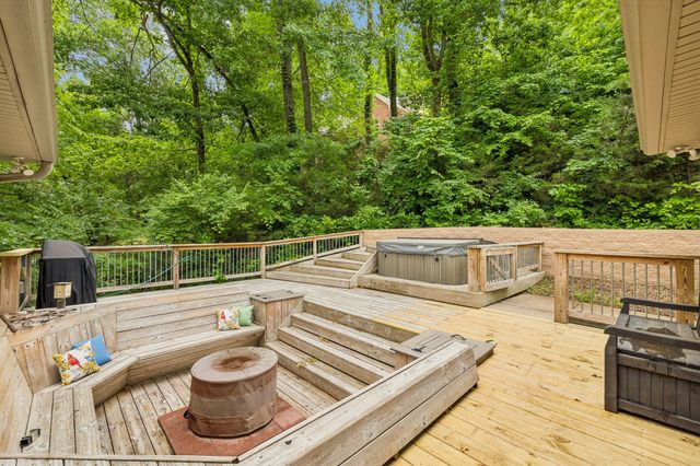 3841 Stevens Ln, Nashville, TN 37218