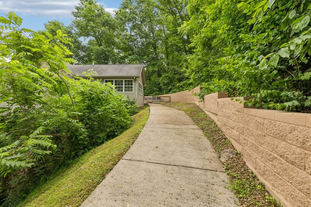 3841 Stevens Ln, Nashville, TN 37218