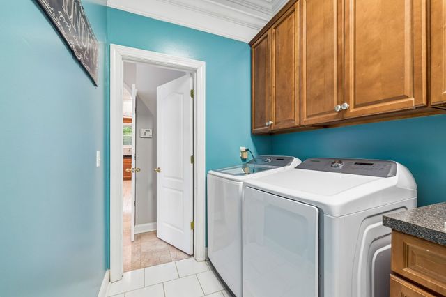 3841 Stevens Ln, Nashville, TN 37218