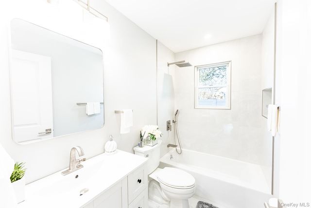 8 Overlook Court, Cortlandt Manor, NY 10567