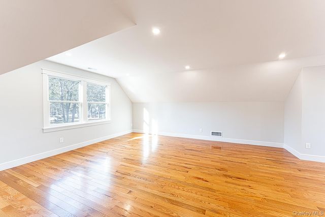 8 Overlook Court, Cortlandt Manor, NY 10567