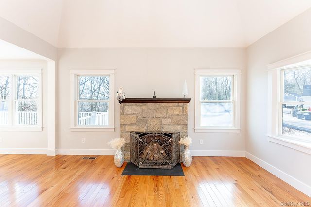 8 Overlook Court, Cortlandt Manor, NY 10567