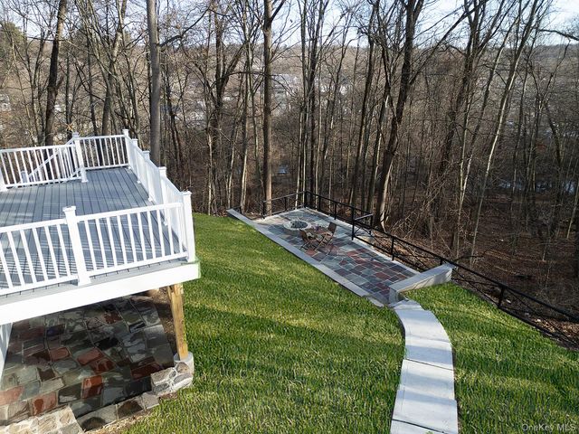 8 Overlook Court, Cortlandt Manor, NY 10567