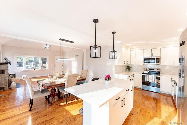 8 Overlook Court, Cortlandt Manor, NY 10567